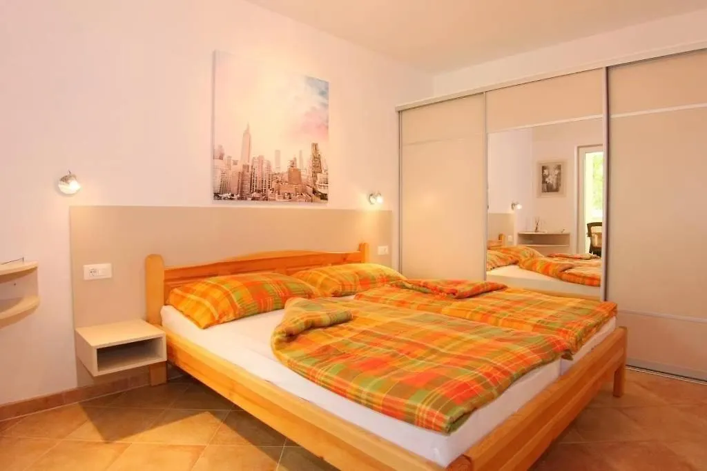 Mozart Apartment Porec 0*,
